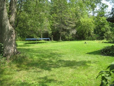 PRIVATE AND SERENE BACKYARD WITH NO ONE BEHIND!
