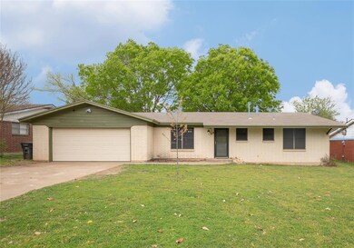 1204 Tanglewood Dr, Cleburne, TX 76033 - photo 2