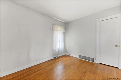 709 Cramer Ave, Schenectady, NY 12306 - photo 5