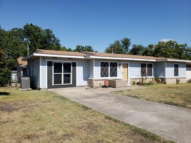 1308 Rose Ave, Cleburne, TX 76033 - photo 3