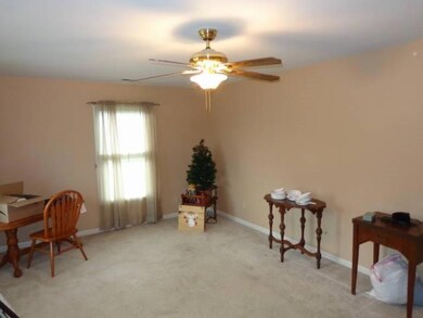 302 Keenan Ln, Shelbyville, TN 37160 - photo 2