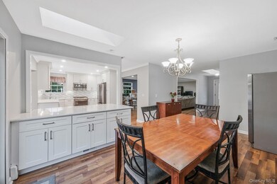 15 Sun Valley Ln, Bellport, NY 11713 - photo 5