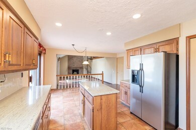 21400 Queen Anns Way, Cleveland, OH 44126 - photo 3