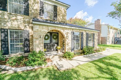 452 E Castle Harbour Dr, Friendswood, TX 77546 - photo 2