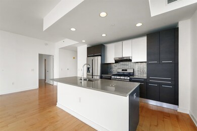 Crystal Point unit 1802, Jersey City, NJ 07302 - photo 4