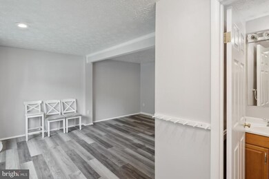 10647 Whiterock Ct, Laurel, MD 20723 - photo 6