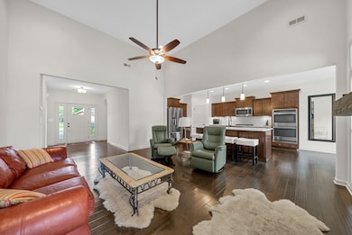 182 Dorchester Cir, Clarksville, TN 37043 - photo 6