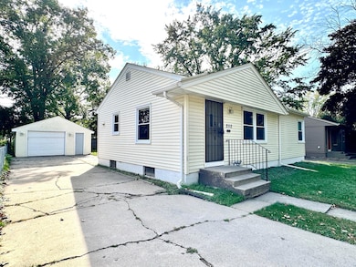 2112 Cottage Ave E, Saint Paul, MN 55119 - photo 2