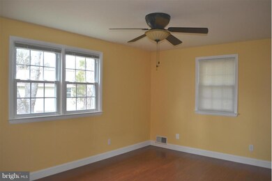 5200 Lindsay St, Fairfax, VA 22032 - photo 7