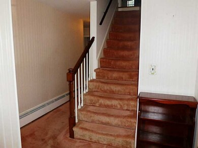24 Edgewood Dr, Barrington, RI 02806 - photo 2