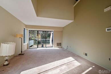 204 Samuel Ct unit 204, Dayton, NJ 08810 - photo 5