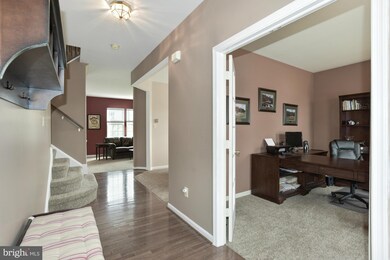 443 Hawkridge Ln, Sykesville, MD 21784 - photo 2