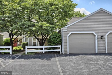 212 Barrington Ct, Palmyra, PA 17078 - photo 2