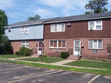 32 Shawsheen Ct unit B, Lawrence, MA 01843 - photo 2