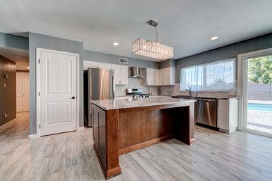 2350 W Plata Ave-8