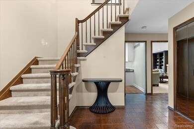 29837 High Valley Ct, Farmington Hills, MI 48331 - photo 4