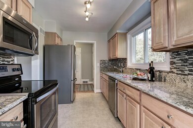 806 Janneys Ln, Alexandria, VA 22302 - photo 7