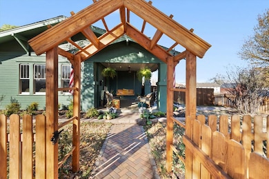 624 E Mansur Ave, Guthrie, OK 73044 - photo 2