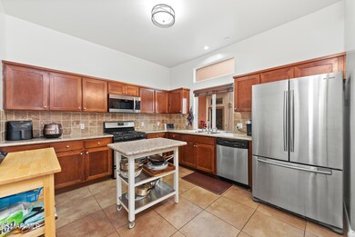 10235 Independence Ave Chatsworth-10