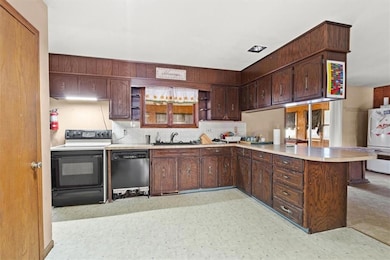 201 E Riley St, Atchison, KS 66002 - photo 4