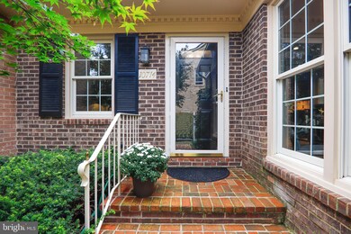 10714 Brewer House Rd, Rockville, MD 20852 - photo 3