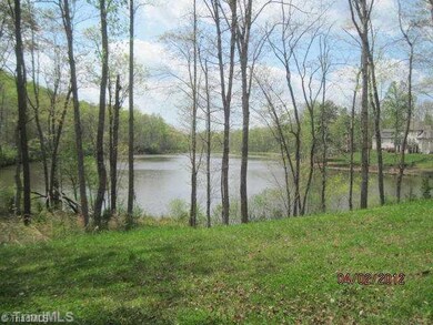 1081 Mountain Valley Dr, Asheboro, NC 27205 - photo 3