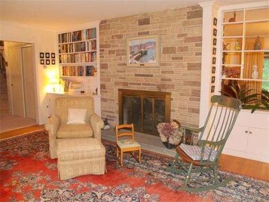 152 Sandy Pond Rd, Lincoln, MA 01773 - photo 2
