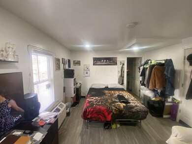 485 occupied unit