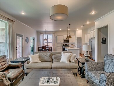 913 NE 21st St, Moore, OK 73160 - photo 3