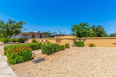 10552 W Palmeras Dr unit 39, Sun City, AZ 85373 - photo 3