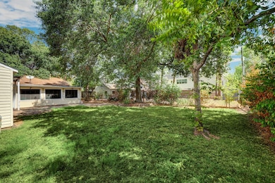 1063 Gardenia Dr, Houston, TX 77018 - photo 7