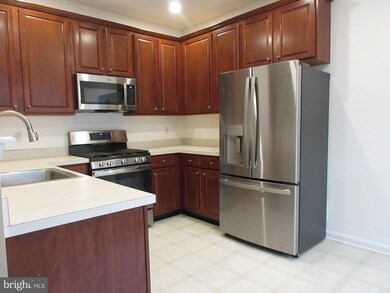 110 Chancellor Dr, Woodbury, NJ 08096 - photo 2