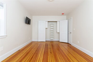 7 Cottage St unit 1, Newport, RI 02840 - photo 4