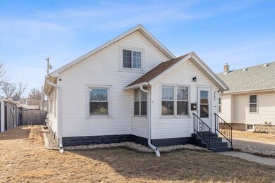 02-3405 7th Ave 002