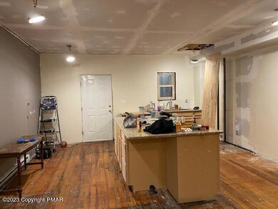 306 E Bertsch St, Lansford, PA 18232 - photo 2