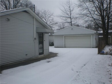 1916 E 40th St, Lorain, OH 44055 - photo 3