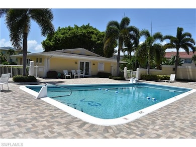 634 Broad Ave S unit J634, Naples, FL 34102 - photo 6