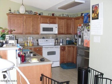 110 Crooked Run Dr kitchen