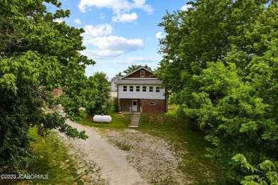 706 E Main St, Linn, MO 37