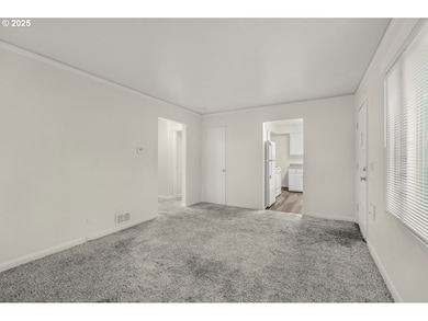 8654 SE Liebe St, Portland, OR 97266 - photo 6