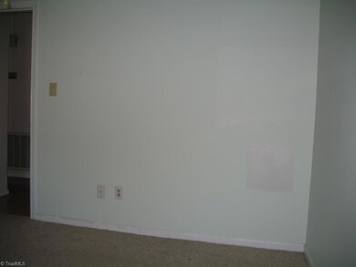 More of the front bedroom.