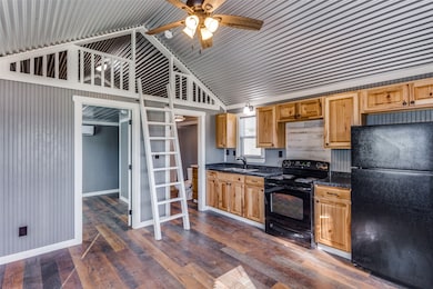 906 El Camino Real unit 4, Chico, TX 76431 - photo 4