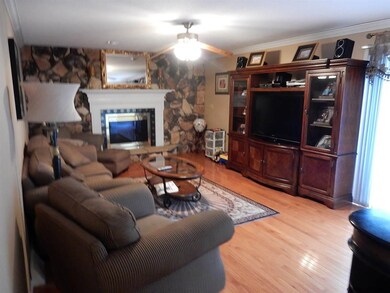 9 Bleakley Ave, Troy, NY 12182 - photo 5