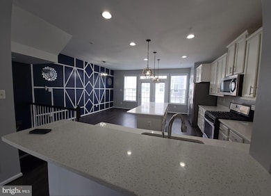 211 Spring Bank Ave, Frederick, MD 21701 - photo 3