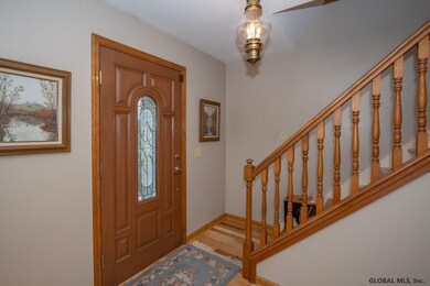 6 Olde Coach Rd, Schenectady, NY 12302 - photo 4