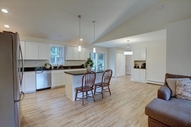 24 Mayfair Way - Kitchen
