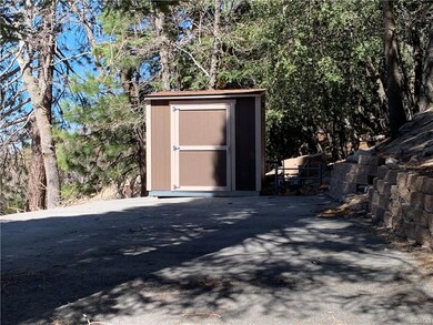 33010 Juniper Ln, Green Valley Lake, CA 92341 - photo 4