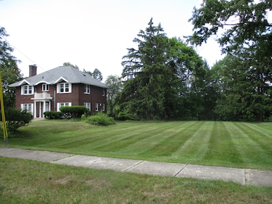 1912 Moores River Dr, Lansing, MI 48910 - photo 3