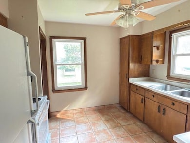 1121 Minnesota St, Hibbing, MN 55746 - photo 5