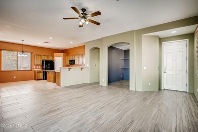 5-510011323-13 Living Room